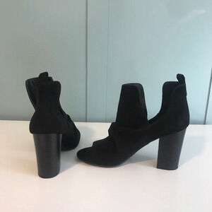 Trash Brand Funky Open Toe Black Faux Suede Booties. 3‎ 1/2” Heel. Size 9